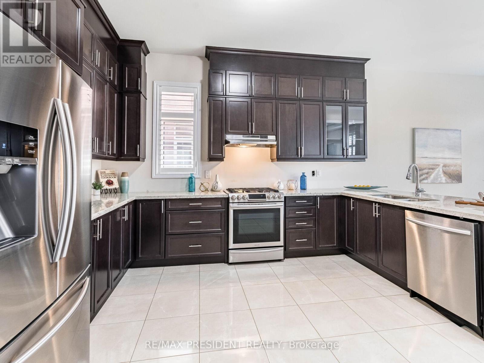 16 Monarch Drive, Halton Hills, Ontario  L7G 0M6 - Photo 17 - W12967696