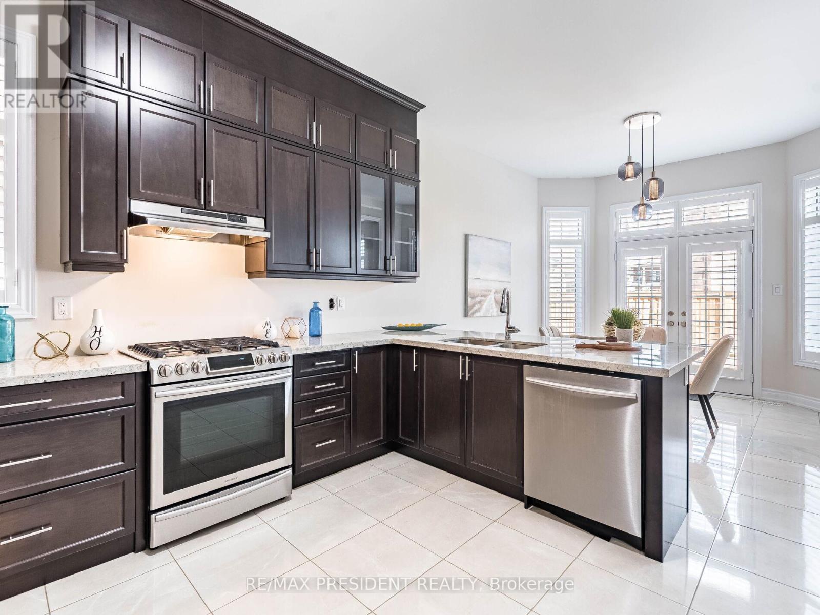 16 Monarch Drive, Halton Hills, Ontario  L7G 0M6 - Photo 19 - W12967696