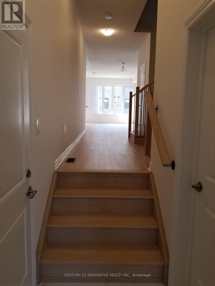 469 Celandine Terrace, Milton, Ontario  L9E 1T8 - Photo 7 - W12967714