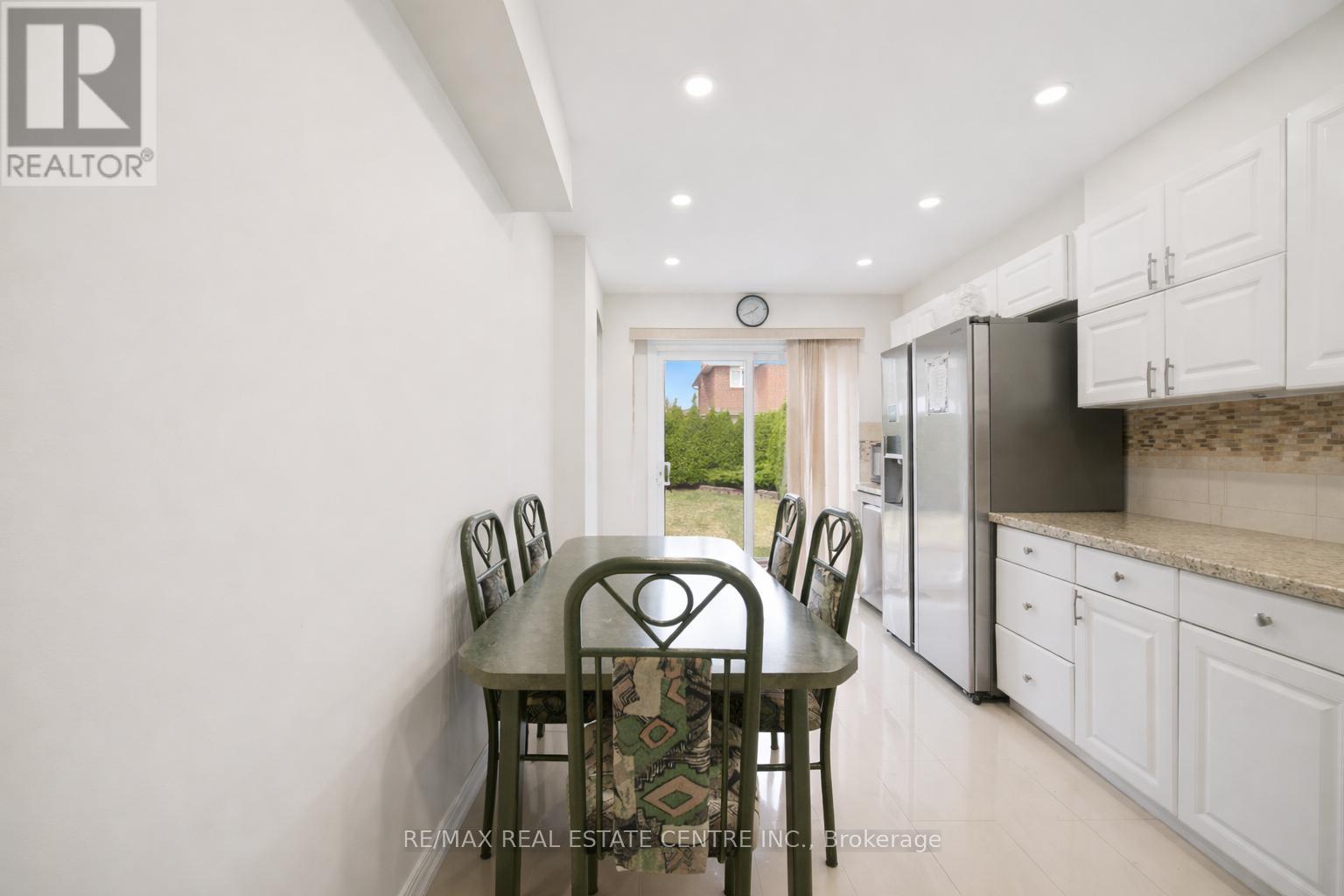 11 Sheringham Street, Brampton, Ontario  L6Z 2P5 - Photo 14 - W12967722