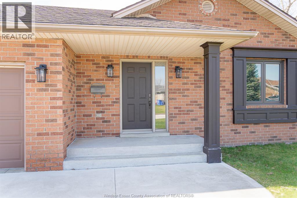 330 Sunnyside Boulevard, Lasalle, Ontario  N9J 3J3 - Photo 9 - 26007309