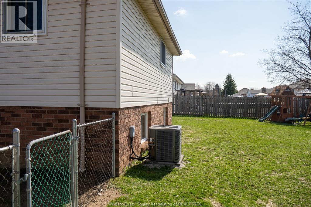 330 Sunnyside Boulevard, Lasalle, Ontario  N9J 3J3 - Photo 44 - 26007309