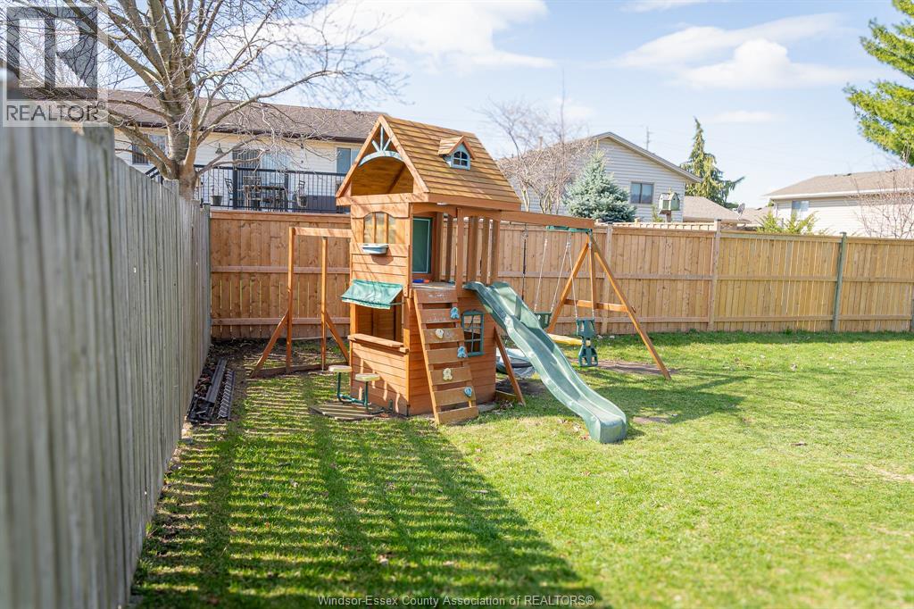 330 Sunnyside Boulevard, Lasalle, Ontario  N9J 3J3 - Photo 47 - 26007309