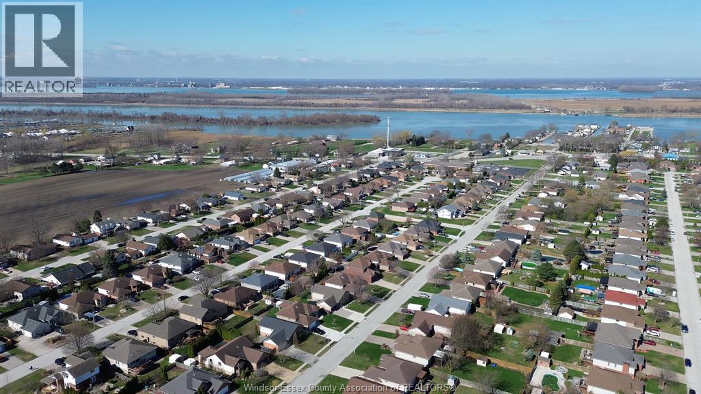 330 Sunnyside Boulevard, Lasalle, Ontario  N9J 3J3 - Photo 49 - 26007309