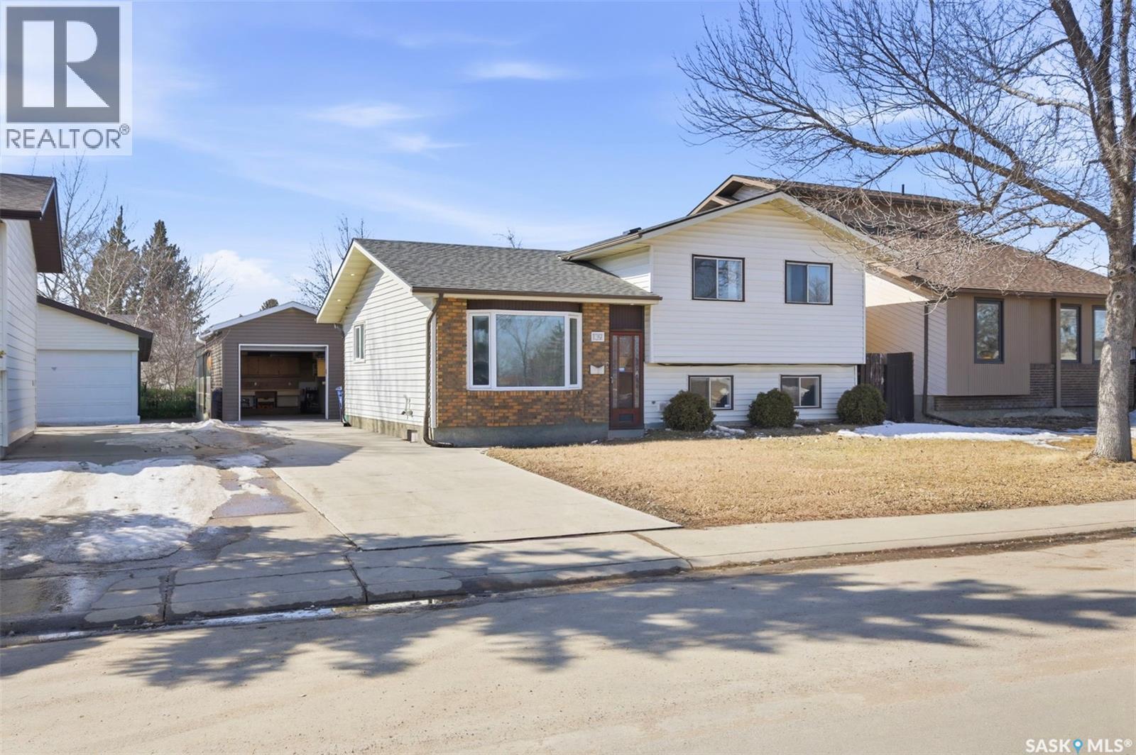 139 Hunt Road, Saskatoon, Saskatchewan  S7L 6E6 - Photo 2 - SK032235