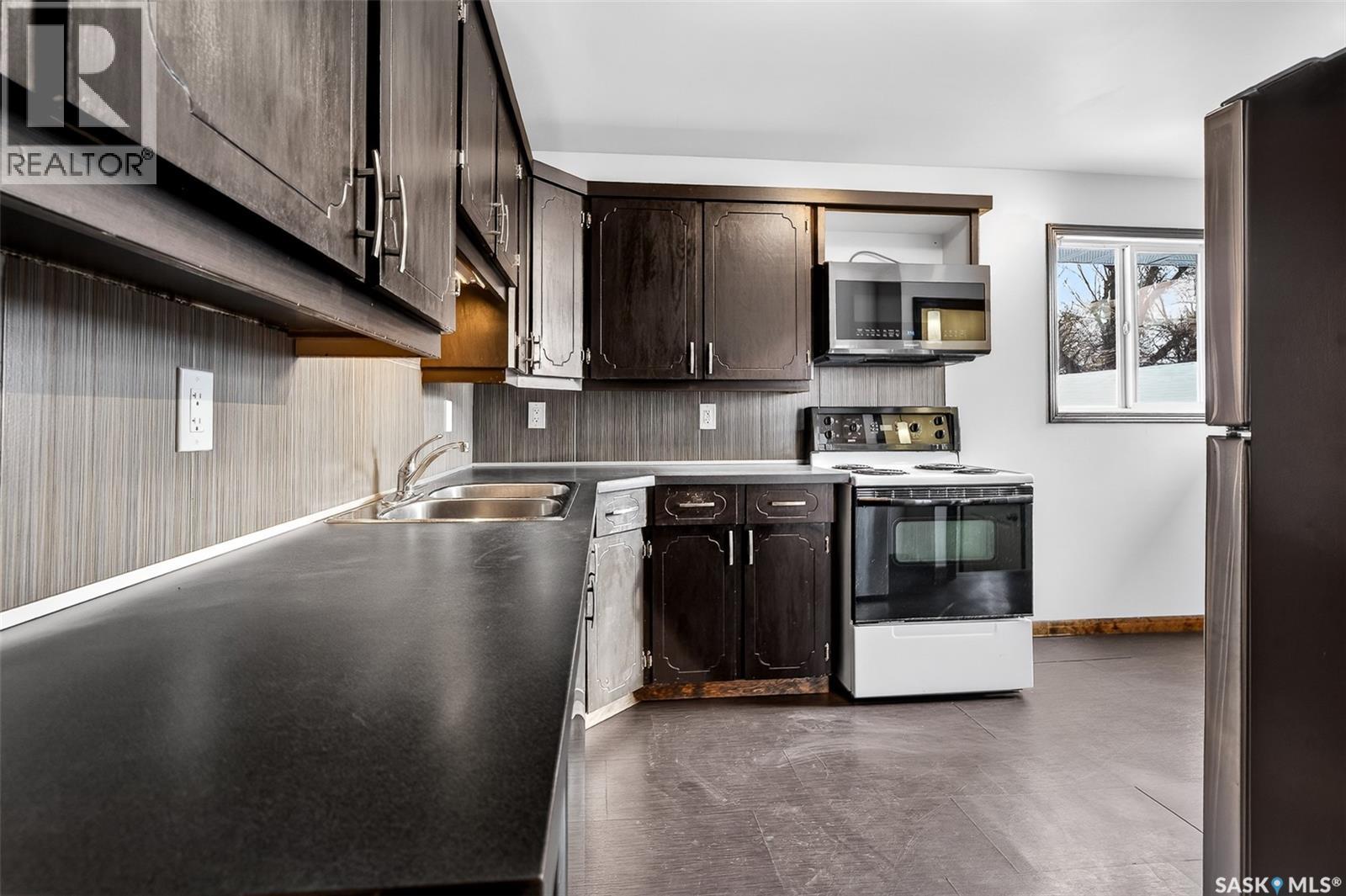 1125 8th Avenue Nw, Moose Jaw, Saskatchewan  S6H 4G4 - Photo 10 - SK032139