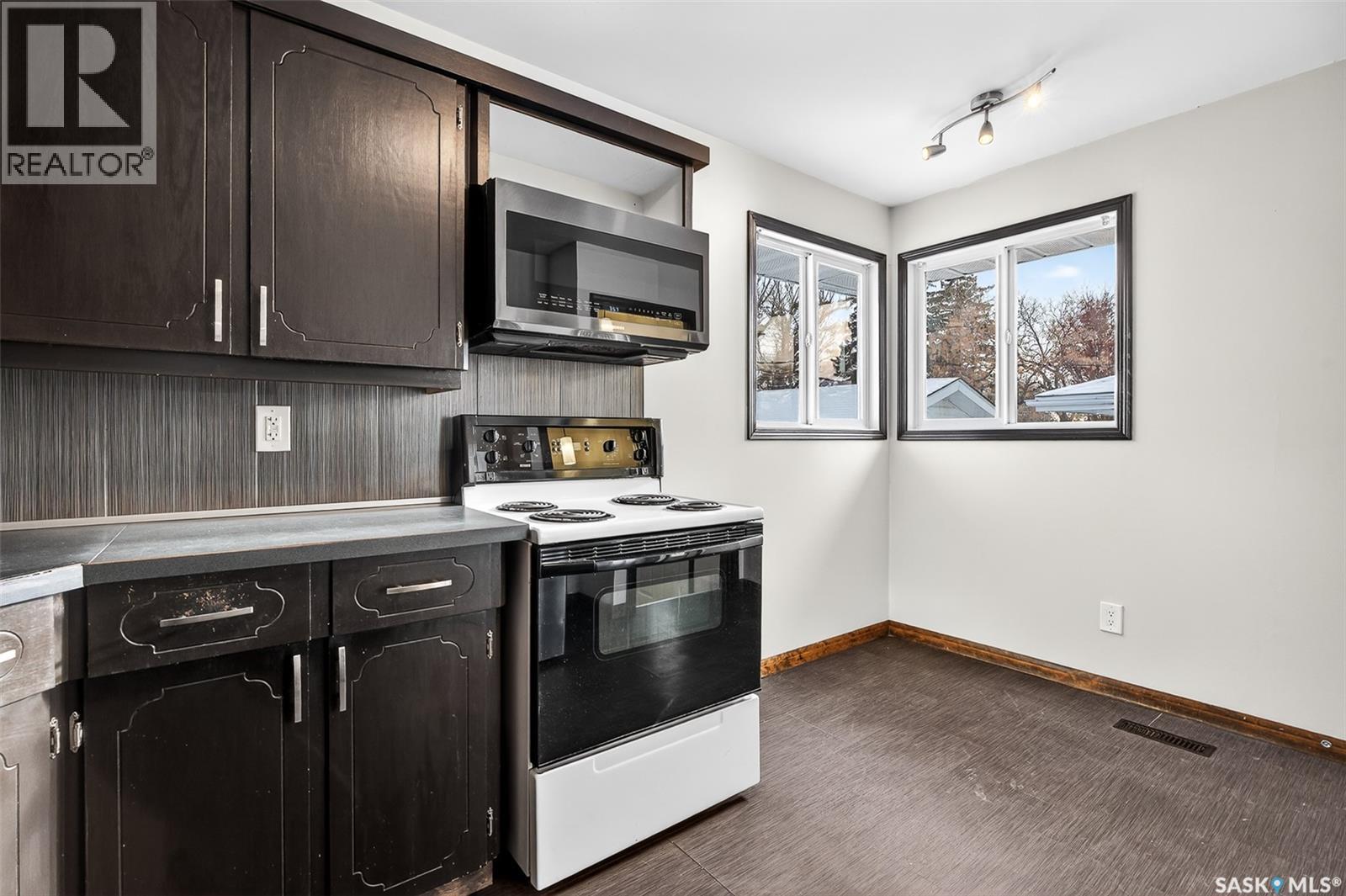 1125 8th Avenue Nw, Moose Jaw, Saskatchewan  S6H 4G4 - Photo 11 - SK032139