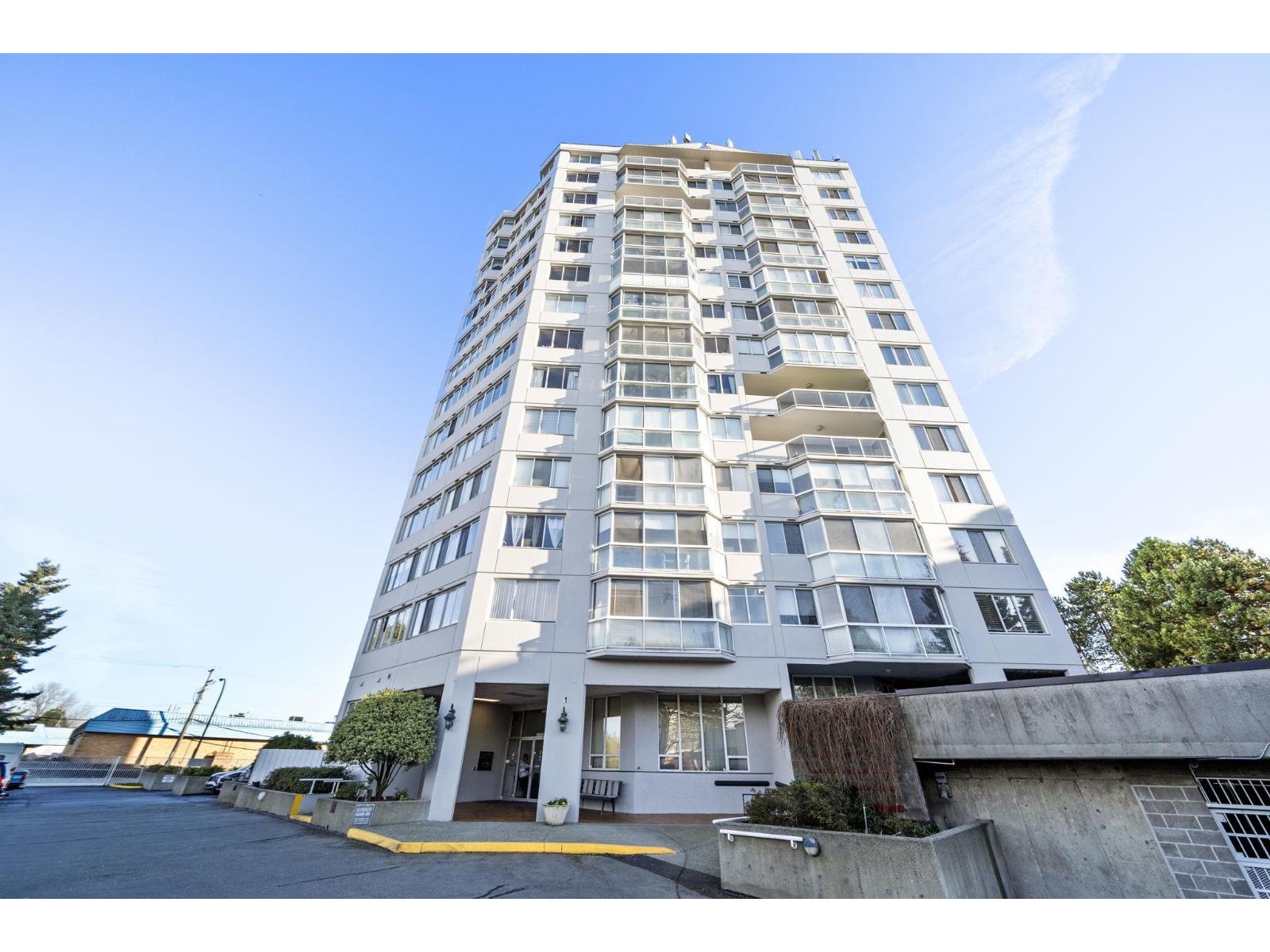 301 11881 88 Avenue, Delta, British Columbia  V4C 8A2 - Photo 1 - R3094285