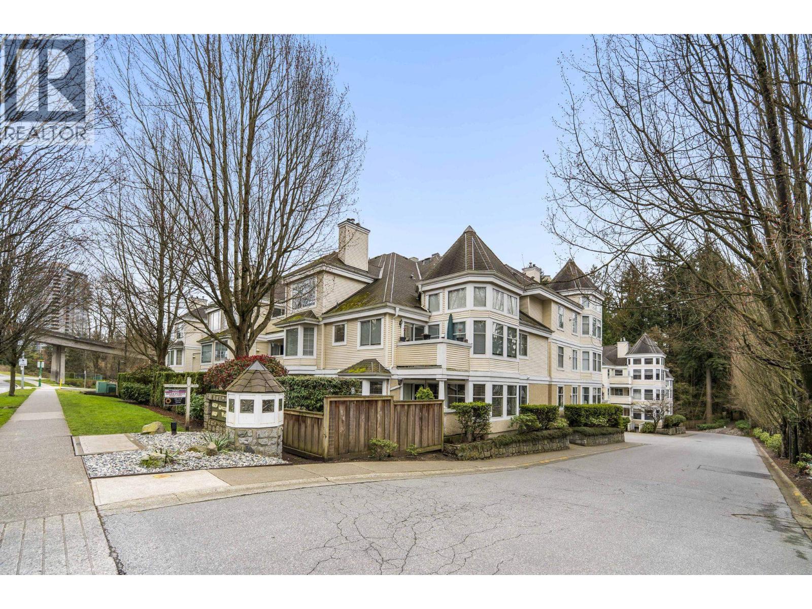 407 6820 RUMBLE STREET, Burnaby, British Columbia