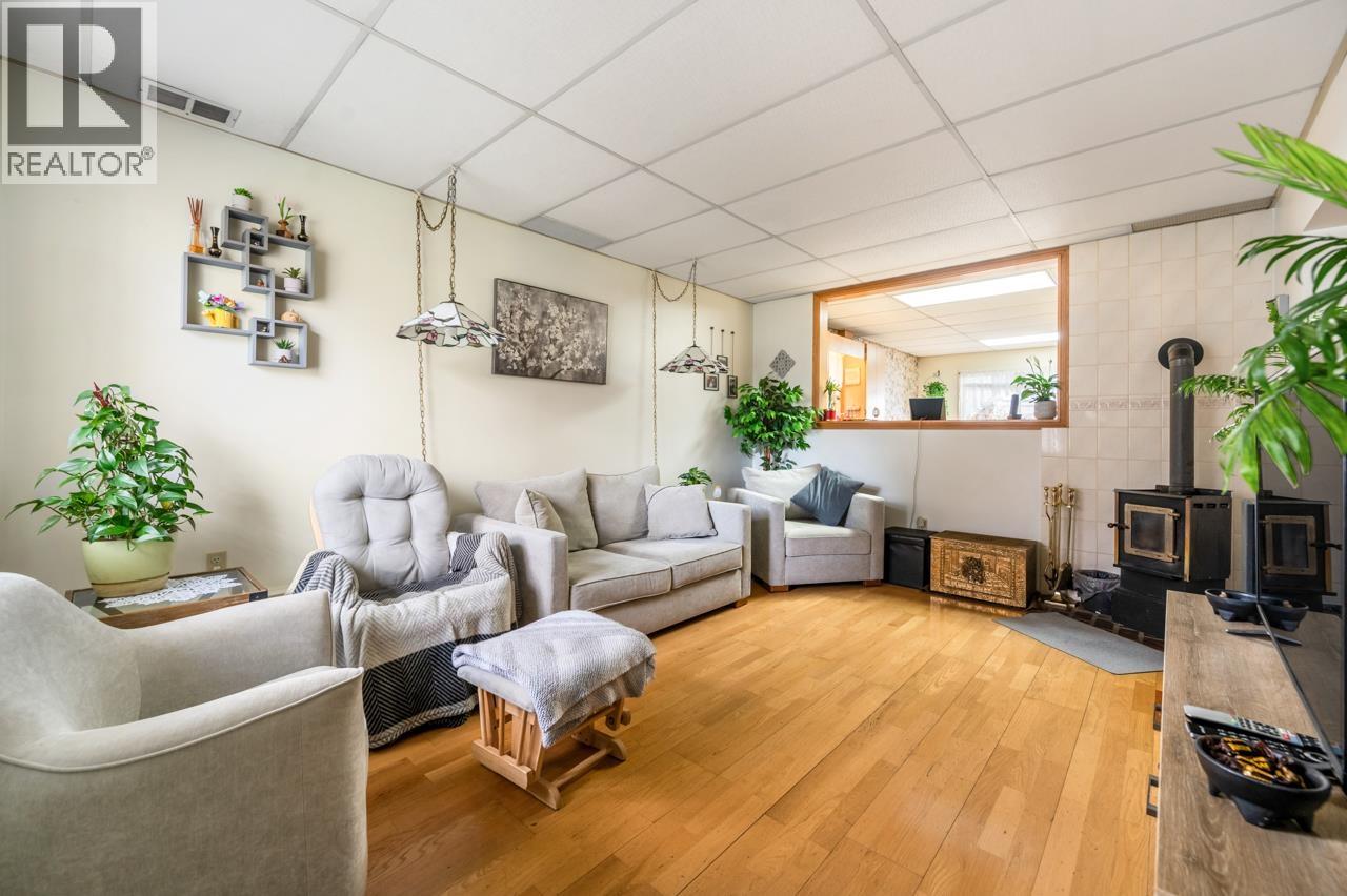 3524 Tanner Street, Vancouver, British Columbia  V5R 5P5 - Photo 3 - R3107677