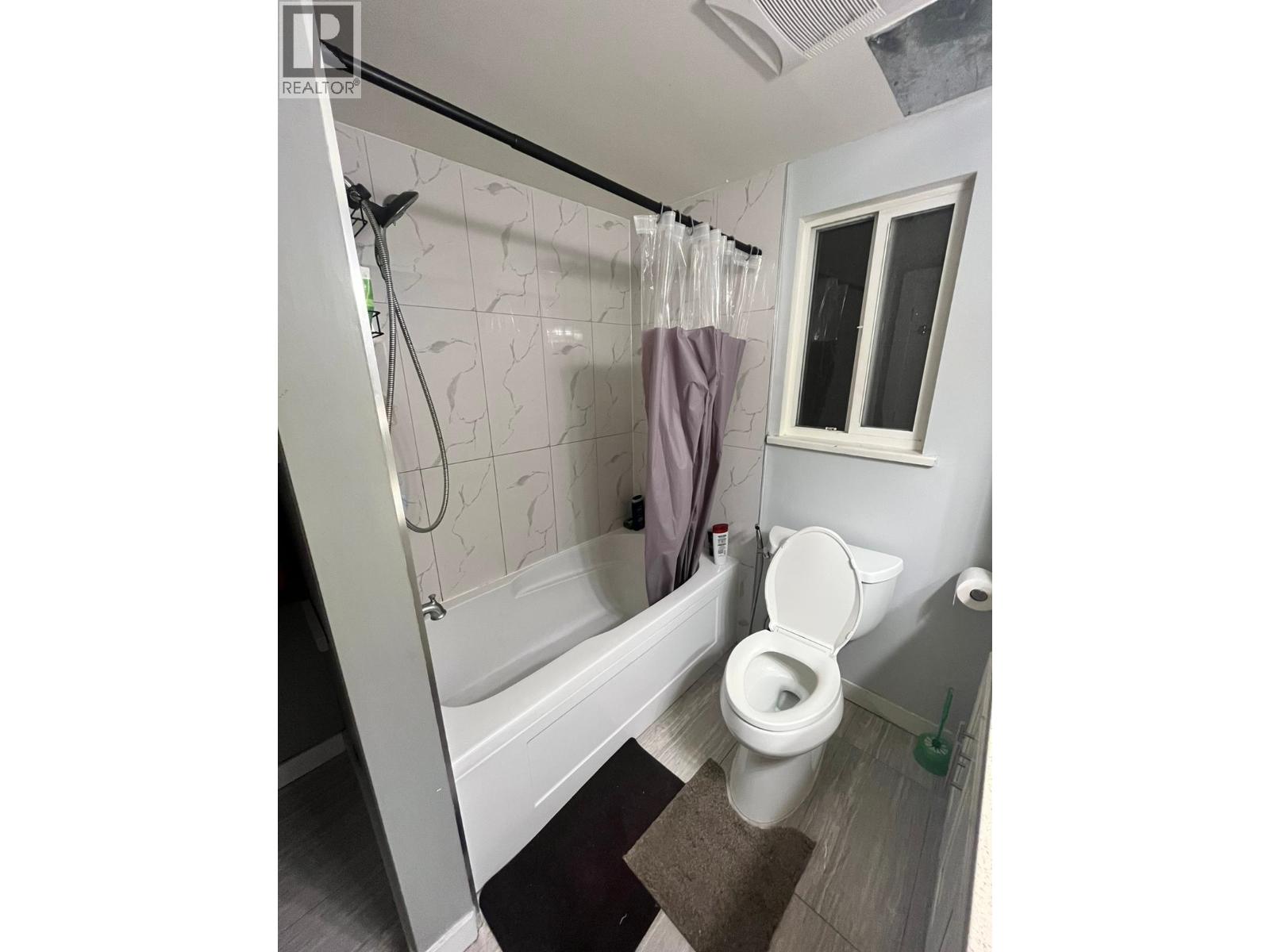 7489 19th Ave, Burnaby, British Columbia  V3N 1E5 - Photo 4 - R3104299