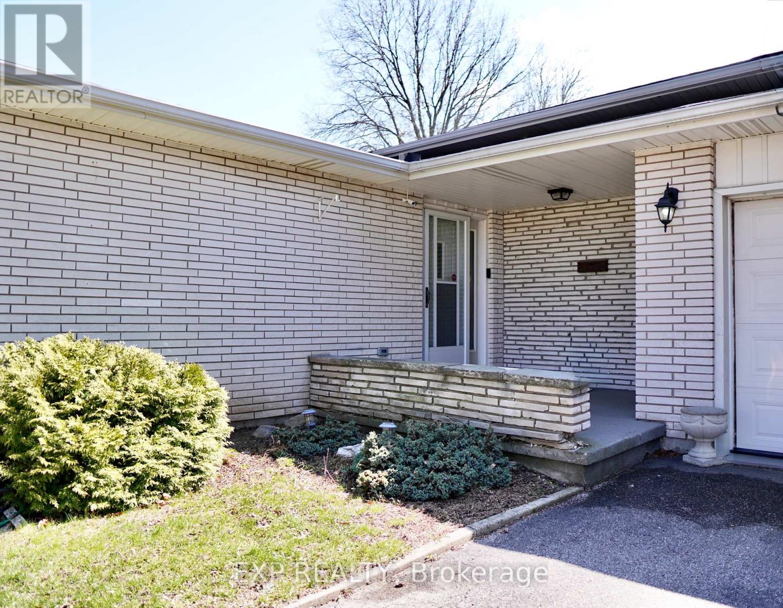6656 Wills Street, Niagara Falls, Ontario  L2J 1Y3 - Photo 4 - X12967630