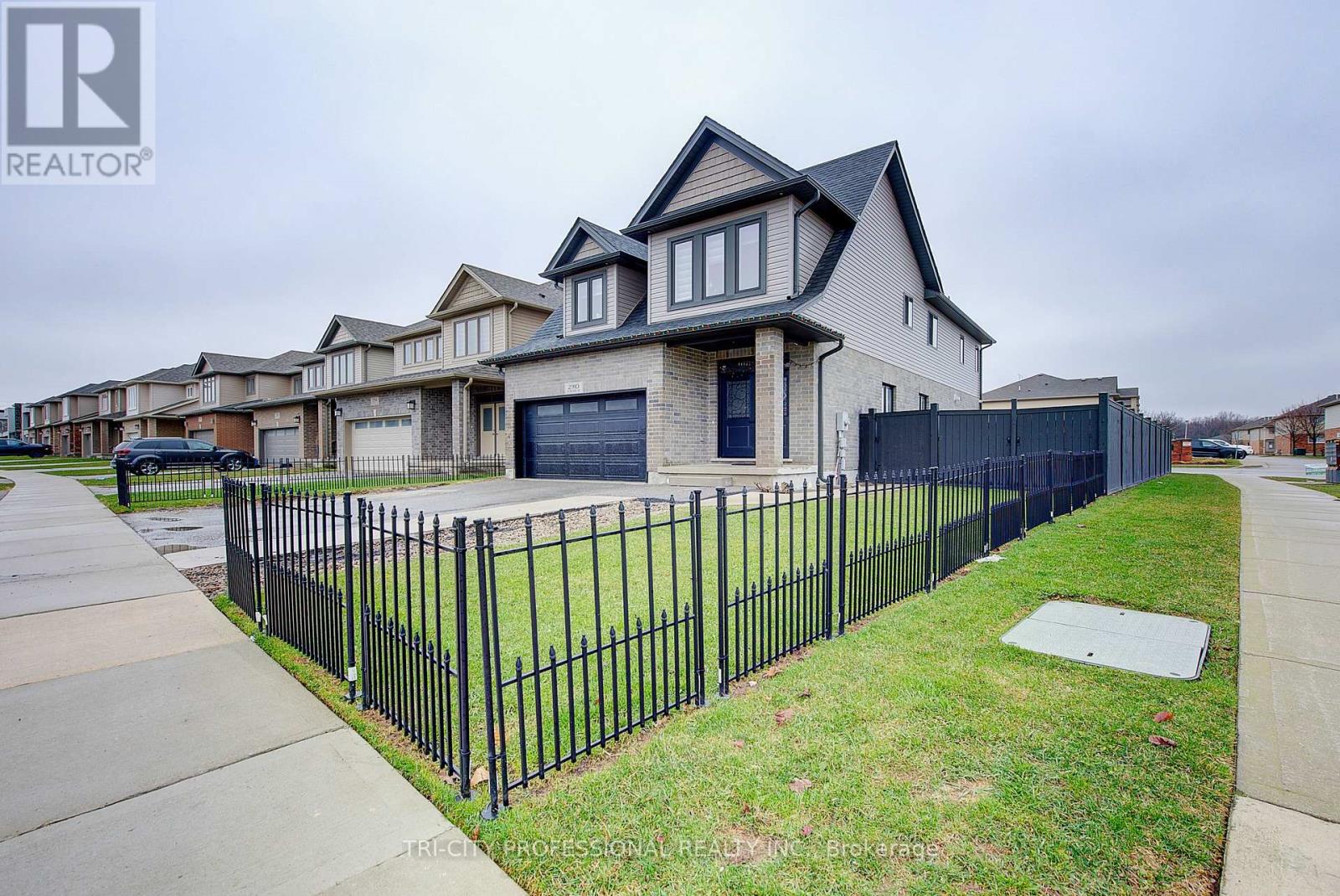 2910 Turner Crescent, London South, Ontario  N6M 0A1 - Photo 4 - X12967712