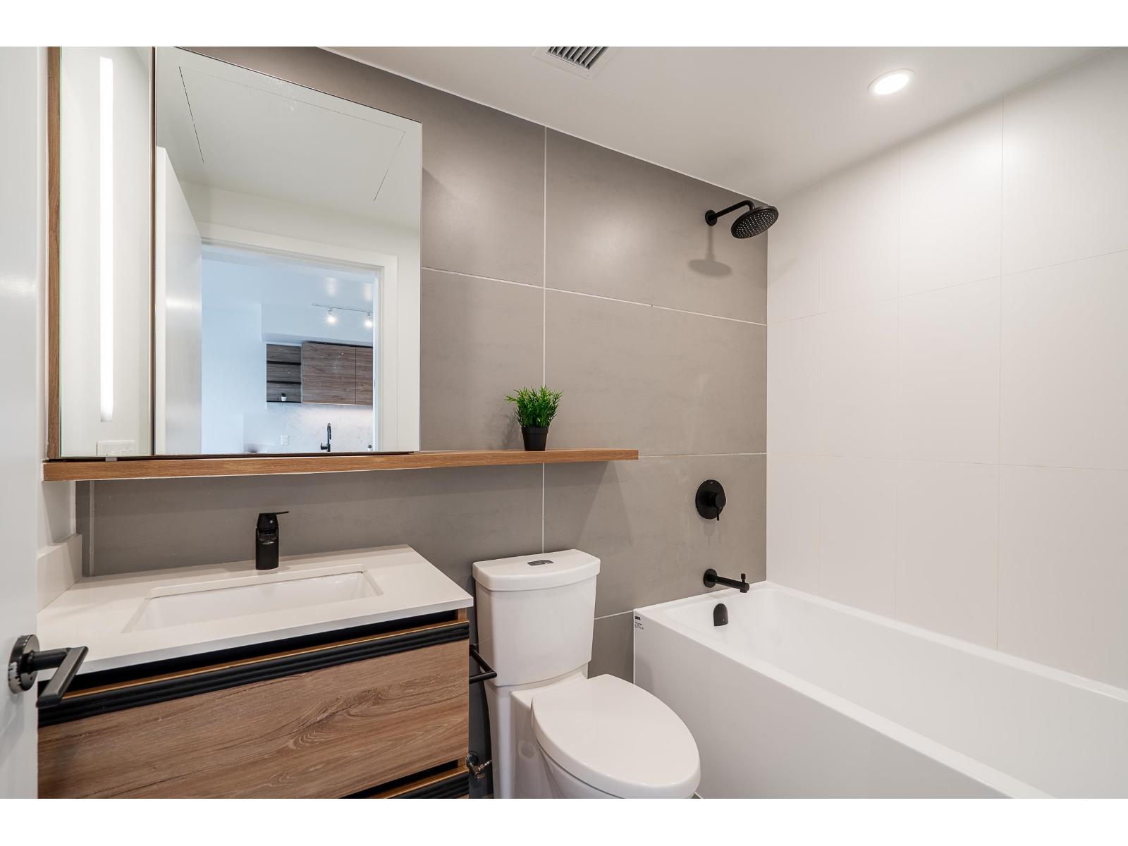 712 10448 University Drive, Surrey, British Columbia V3T 0K1 - Photo 13 - R3107845