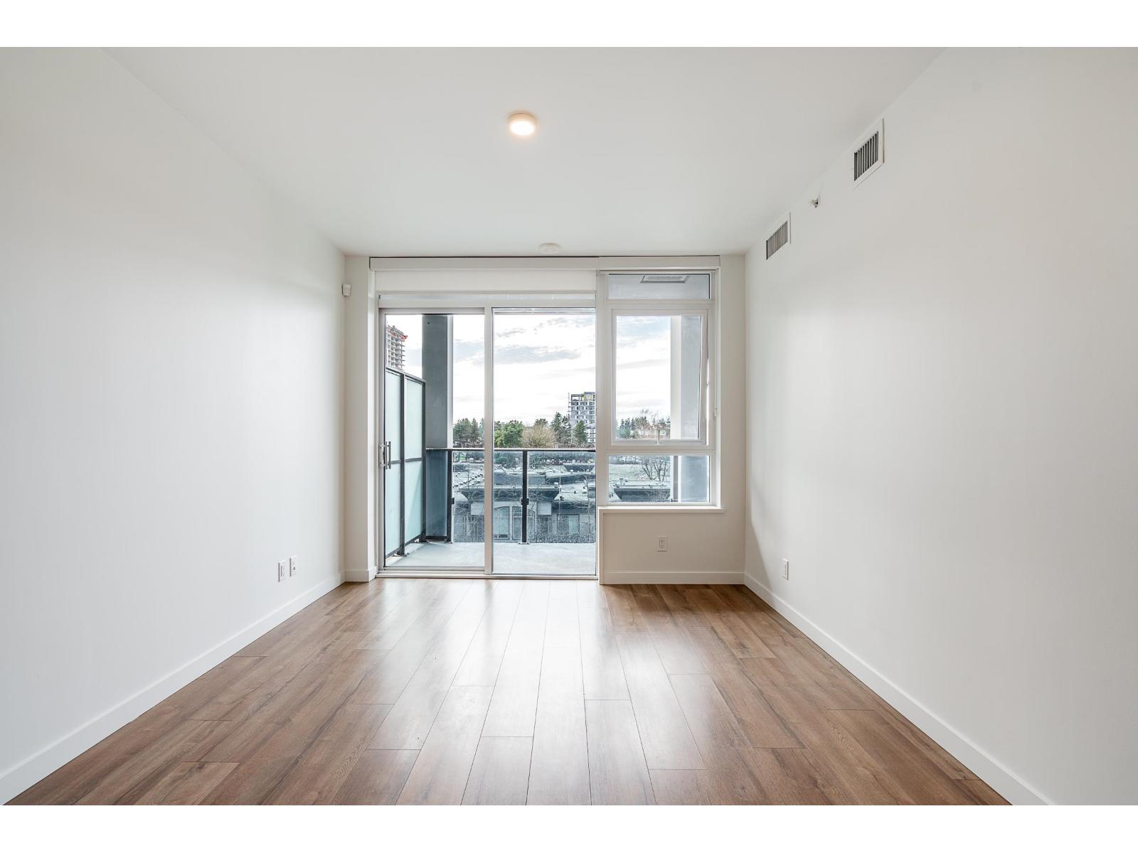 712 10448 University Drive, Surrey, British Columbia V3T 0K1 - Photo 2 - R3107845