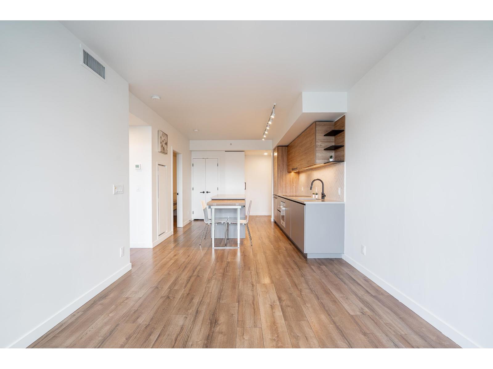 712 10448 University Drive, Surrey, British Columbia V3T 0K1 - Photo 7 - R3107845