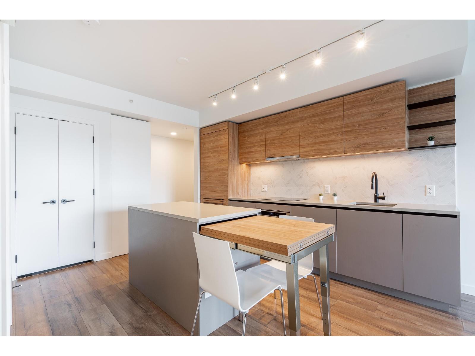 712 10448 University Drive, Surrey, British Columbia V3T 0K1 - Photo 9 - R3107845