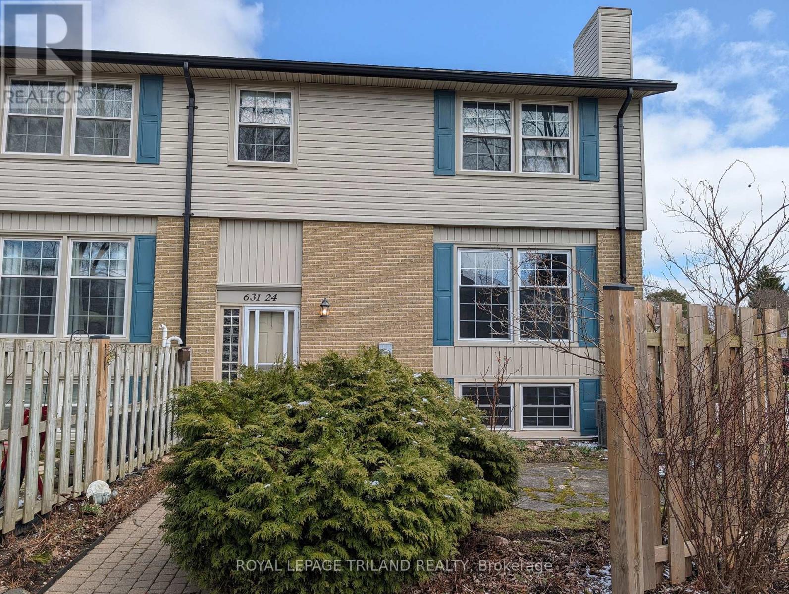 Photo 2 of 40 for 24 - 631 Cranbrook Road