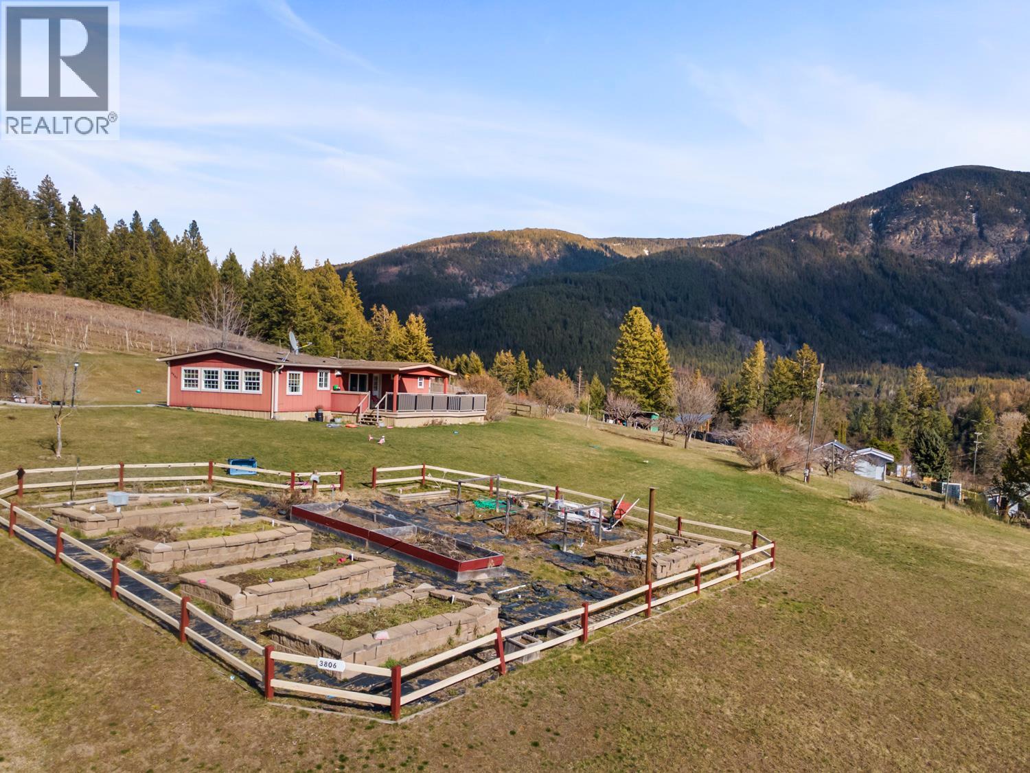 3806 38th Avenue, Erickson, British Columbia  V0B 1G1 - Photo 2 - 10378843