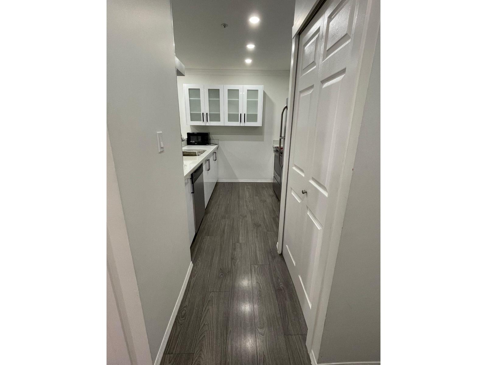 207 12739 72 Avenue, Surrey, British Columbia  V3W 4E8 - Photo 6 - R3107450