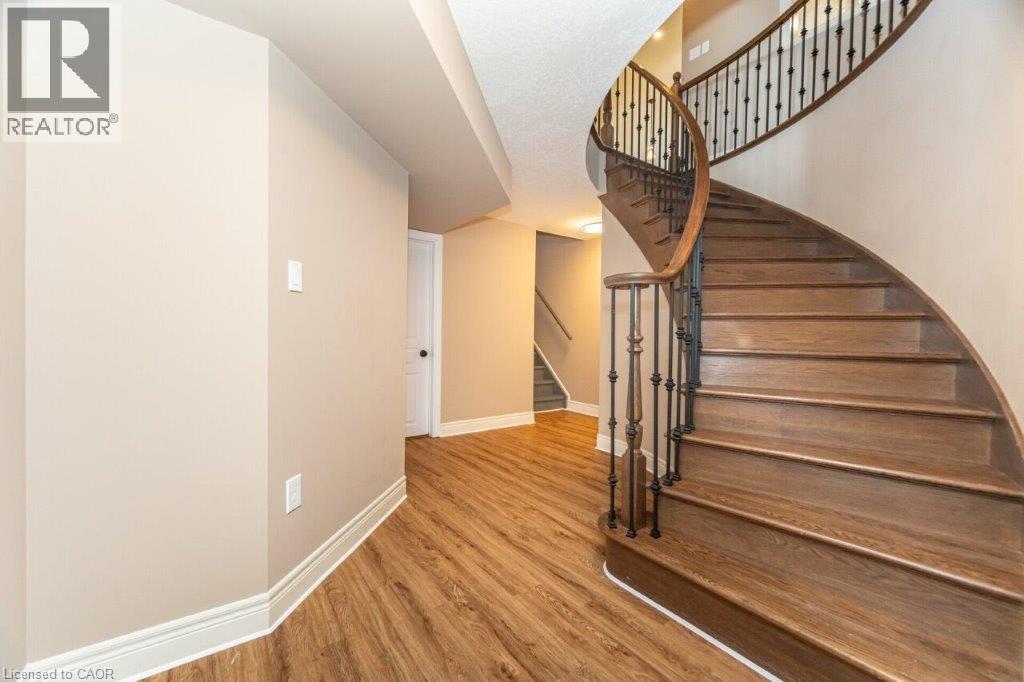 9 Lorupe Court, Hamilton, Ontario  L9G 0B4 - Photo 35 - 40818393