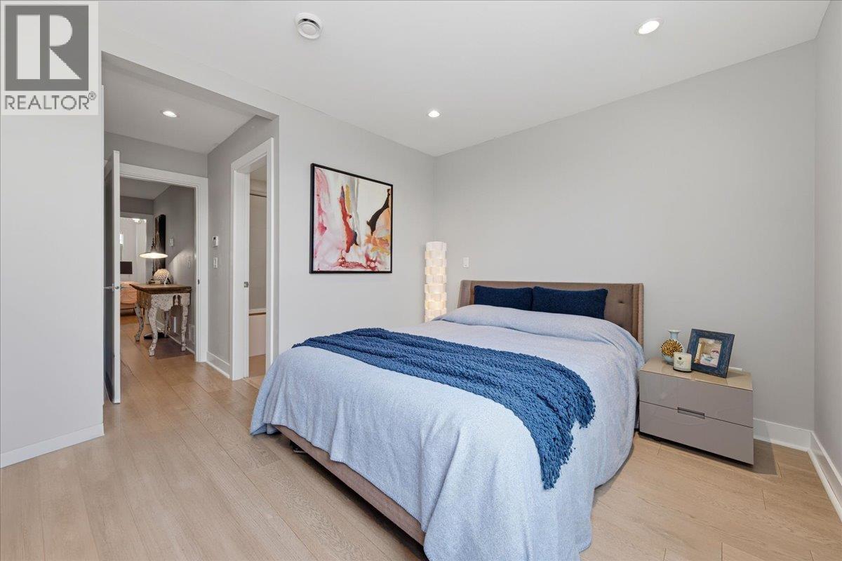 210 W 5th Street, North Vancouver, British Columbia  V7M 1K1 - Photo 22 - R3107730