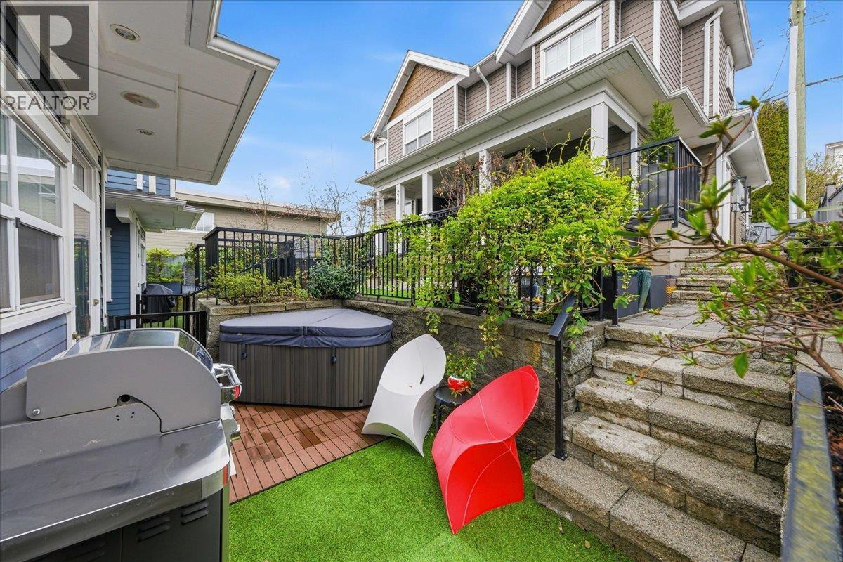 210 W 5th Street, North Vancouver, British Columbia  V7M 1K1 - Photo 31 - R3107730