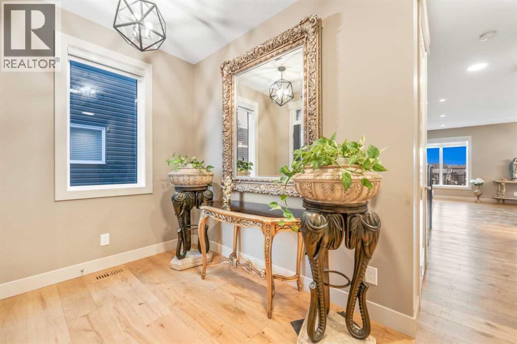 105 Carringvue Manor Nw, Calgary, Alberta  T3P 0W2 - Photo 2 - A2294459