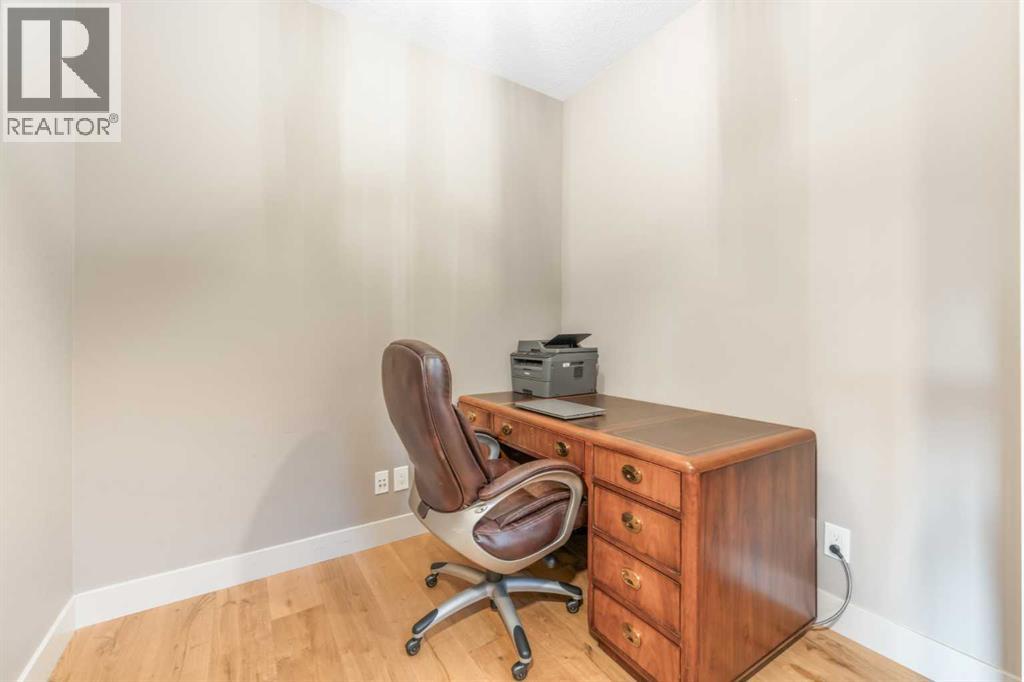 105 Carringvue Manor Nw, Calgary, Alberta  T3P 0W2 - Photo 37 - A2294459