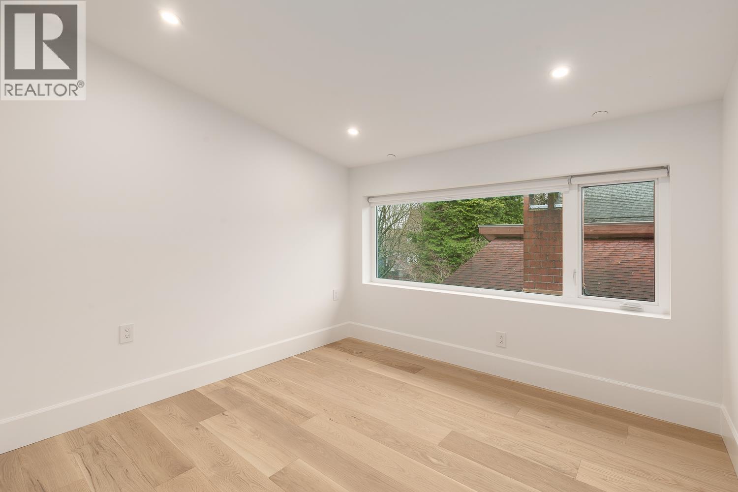 Listing Picture 15 of 20 : 855 E 19TH AVENUE, Vancouver / 溫哥華 - 魯藝地產 Yvonne Lu Group - MLS Medallion Club Member