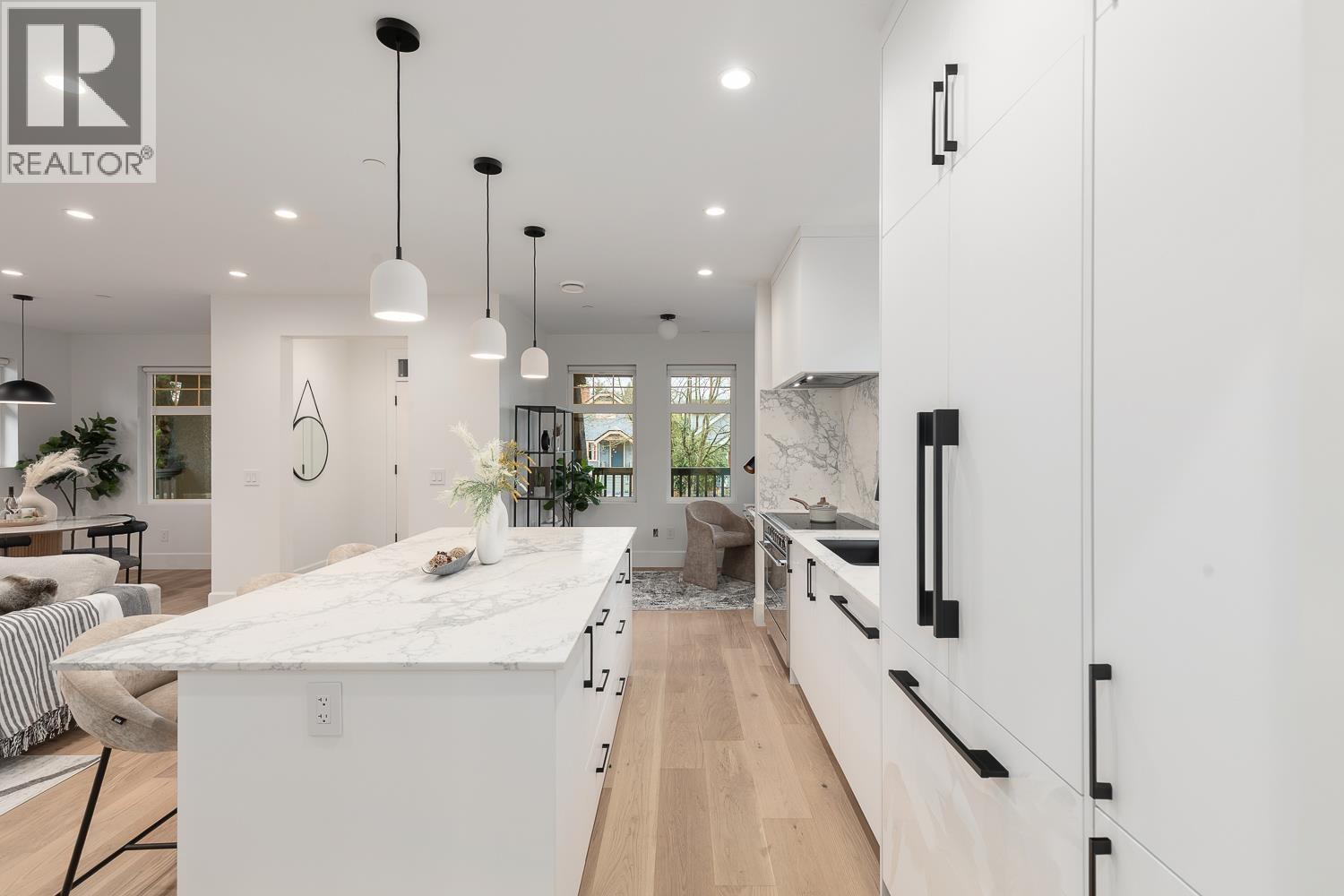 Listing Picture 8 of 20 : 855 E 19TH AVENUE, Vancouver / 溫哥華 - 魯藝地產 Yvonne Lu Group - MLS Medallion Club Member