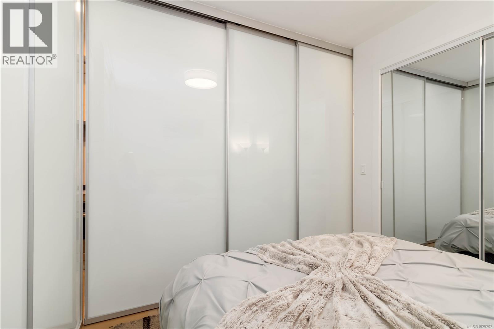 409 1033 Cook St, Victoria, British Columbia  V8V 0E1 - Photo 17 - 1029202