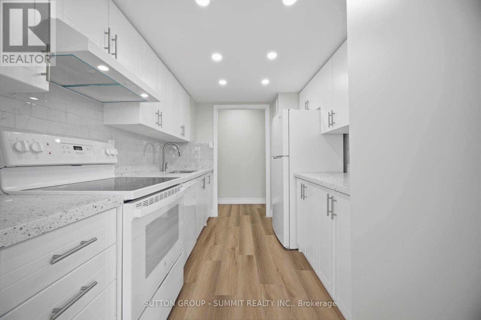 806 - 1111 Bough Beeches Boulevard, Mississauga, Ontario  L4W 4N1 - Photo 11 - W12953610