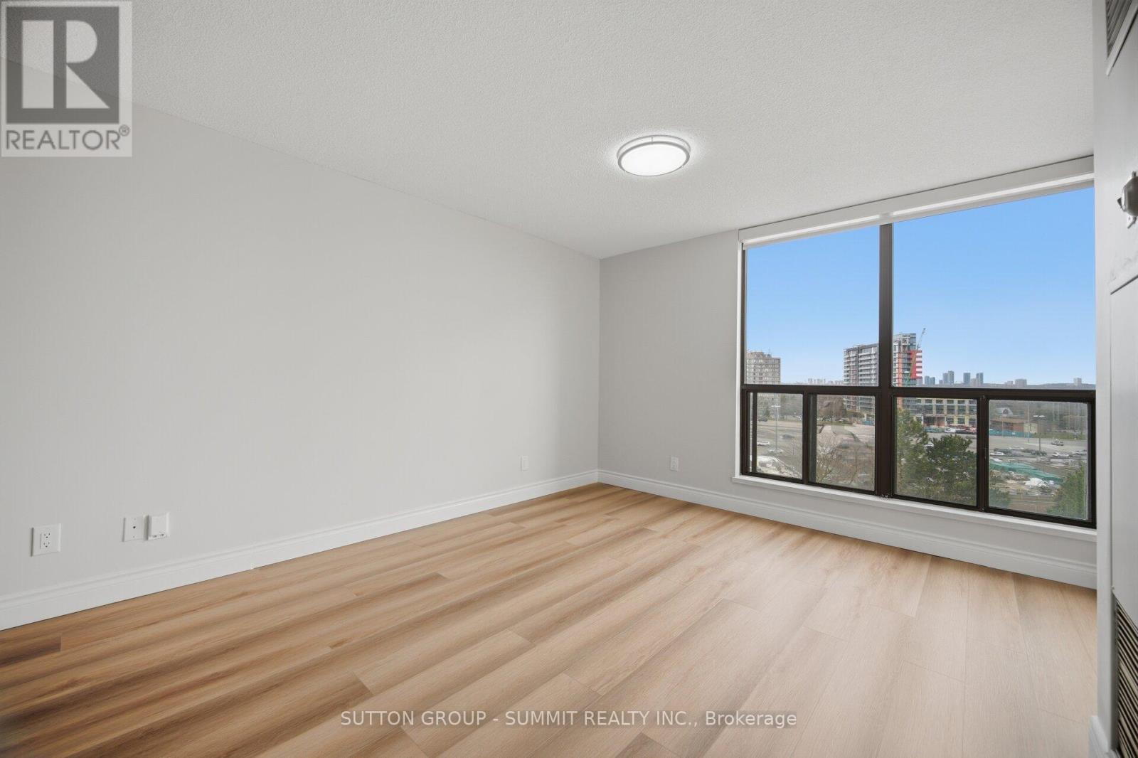 806 - 1111 Bough Beeches Boulevard, Mississauga, Ontario  L4W 4N1 - Photo 9 - W12953610