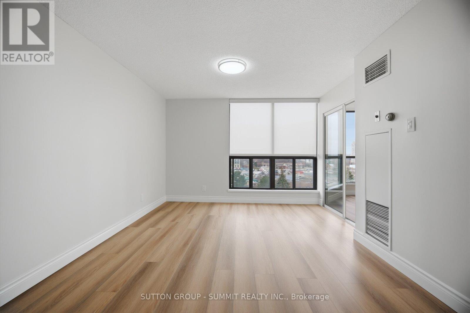 806 - 1111 Bough Beeches Boulevard, Mississauga, Ontario  L4W 4N1 - Photo 10 - W12953610