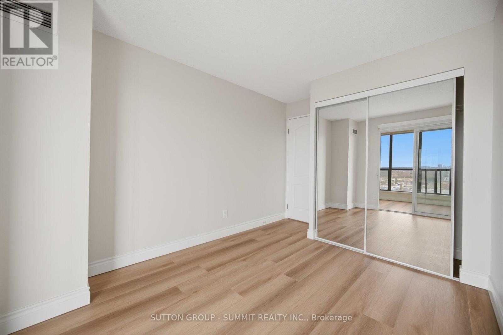 806 - 1111 Bough Beeches Boulevard, Mississauga, Ontario  L4W 4N1 - Photo 28 - W12953610