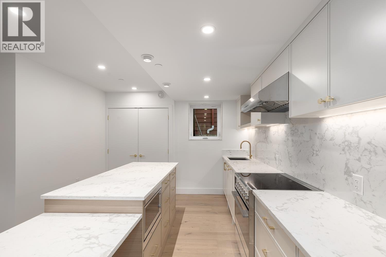 460 E 17th Avenue, Vancouver, British Columbia  V5V 1B1 - Photo 2 - R3107805