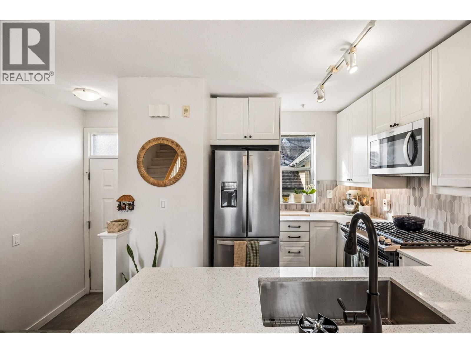 113 4238 Albert Street, Burnaby, British Columbia  V5C 6T1 - Photo 8 - R3107817