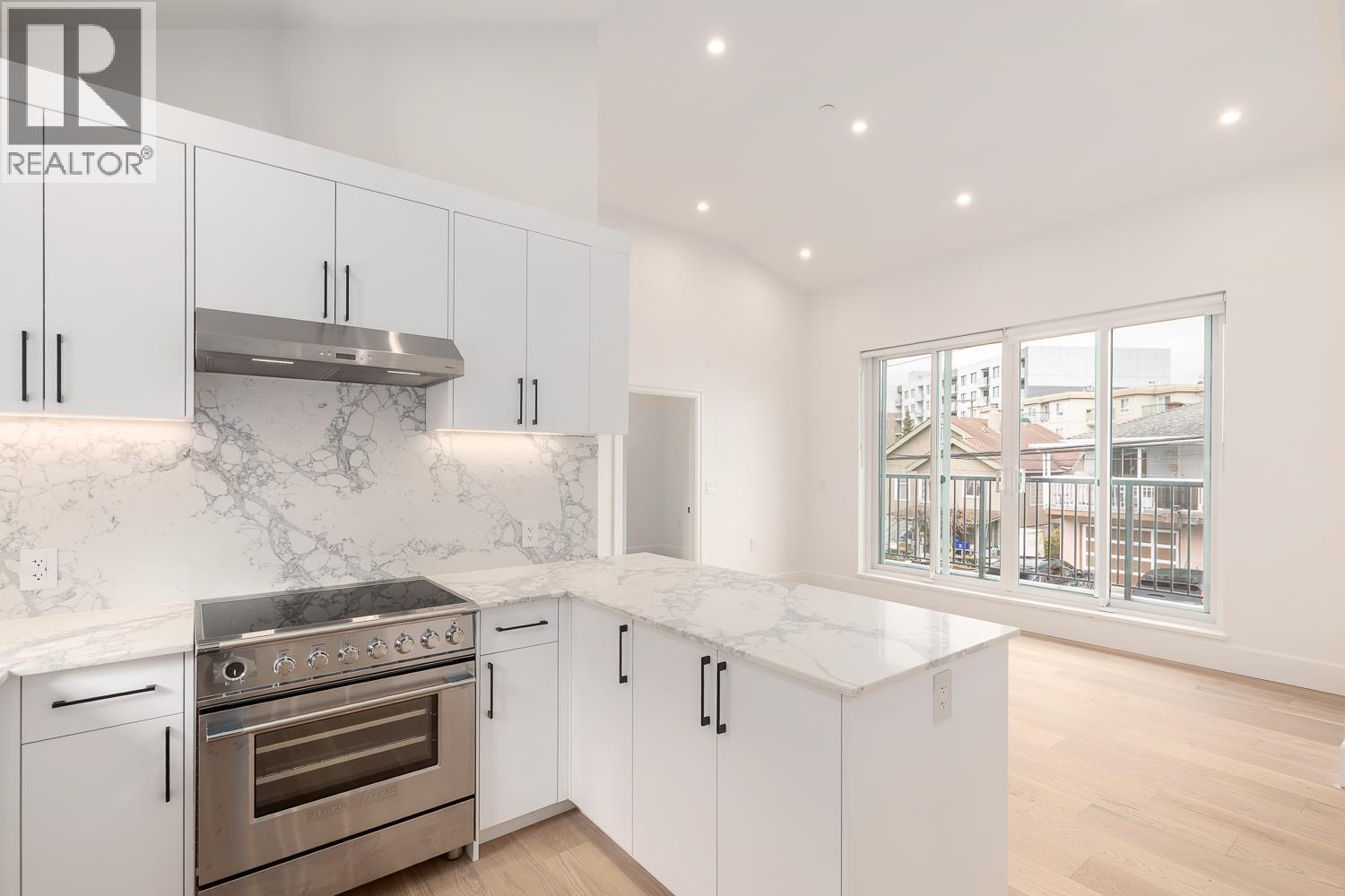 849 E 19th Avenue, Vancouver, British Columbia  V5V 1K6 - Photo 2 - R3107826