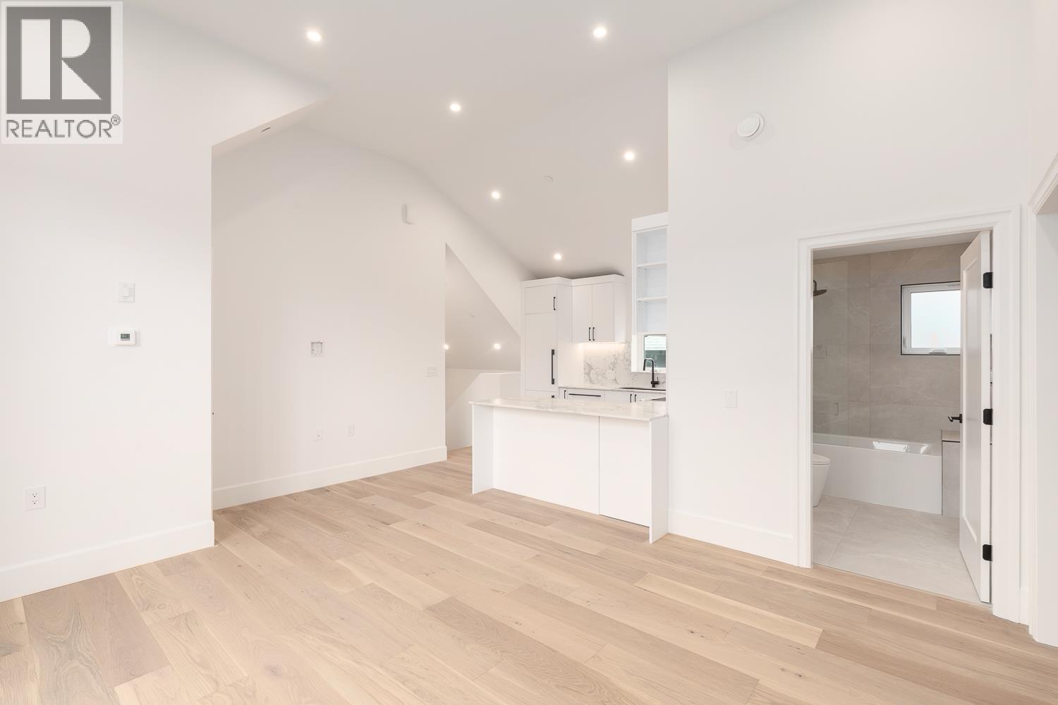 849 E 19th Avenue, Vancouver, British Columbia  V5V 1K6 - Photo 6 - R3107826