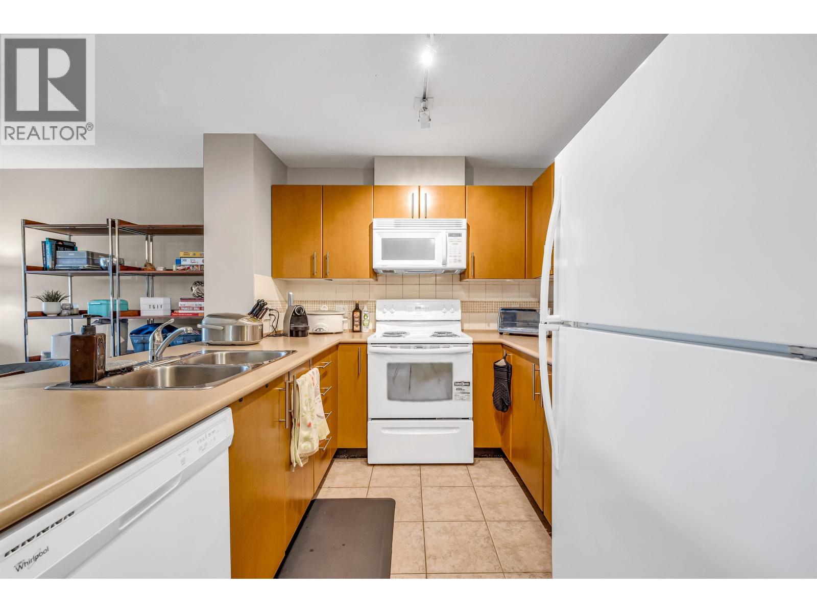 403 7088 Mont Royal Square, Vancouver, British Columbia  V5S 4X7 - Photo 5 - R3107835