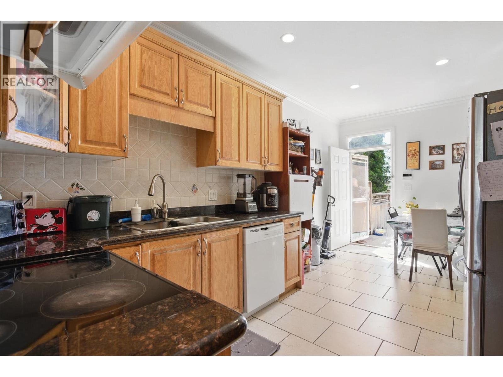 4316 Hurst Street, Burnaby, British Columbia V5J 1M9 - Photo 8 - R3107863