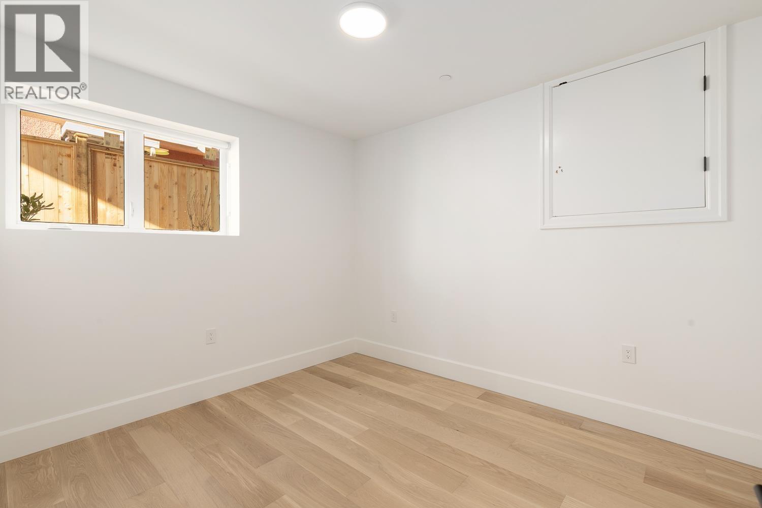 Listing Picture 11 of 17 : 853 E 19TH AVENUE, Vancouver / 溫哥華 - 魯藝地產 Yvonne Lu Group - MLS Medallion Club Member