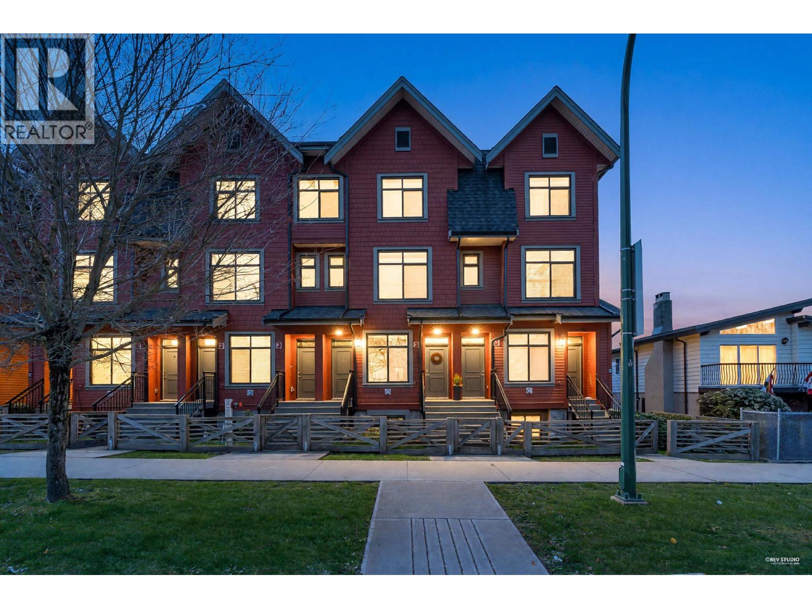 5795 WALES STREET, Vancouver, British Columbia