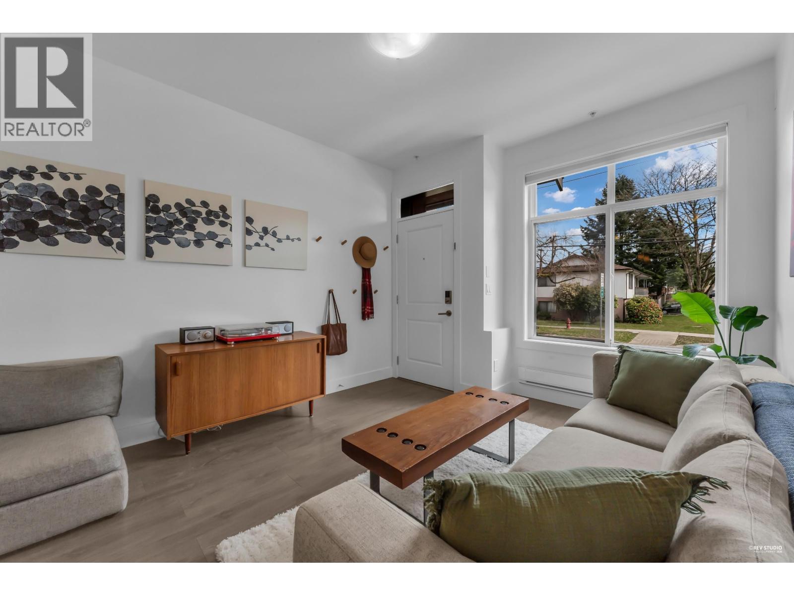 5795 Wales Street, Vancouver, British Columbia  V5R 0E6 - Photo 3 - R3107823