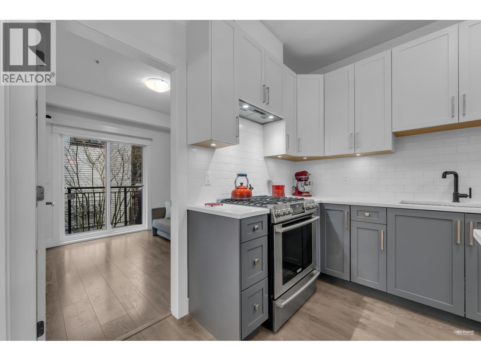 5795 Wales Street, Vancouver, British Columbia  V5R 0E6 - Photo 4 - R3107823