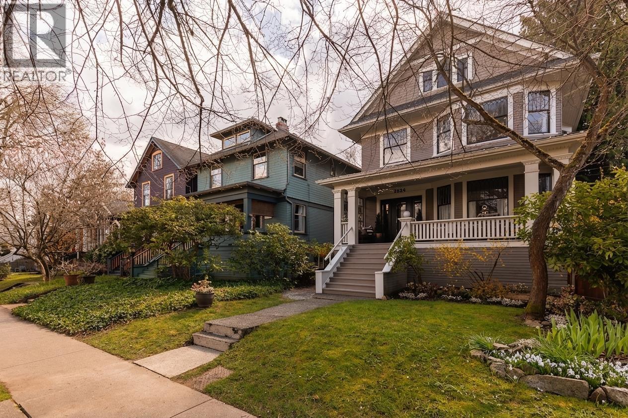 1924 Parker Street, Vancouver, British Columbia V5L 2L3 - Photo 2 - R3107803