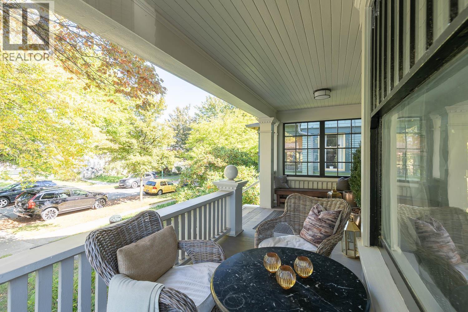 1924 Parker Street, Vancouver, British Columbia V5L 2L3 - Photo 4 - R3107803