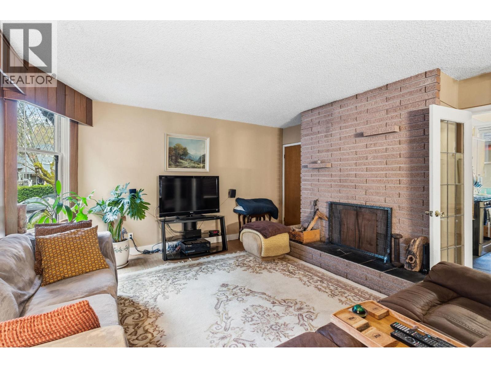 2582 W 6th Avenue, Vancouver, British Columbia  V6K 1W5 - Photo 11 - R3107855