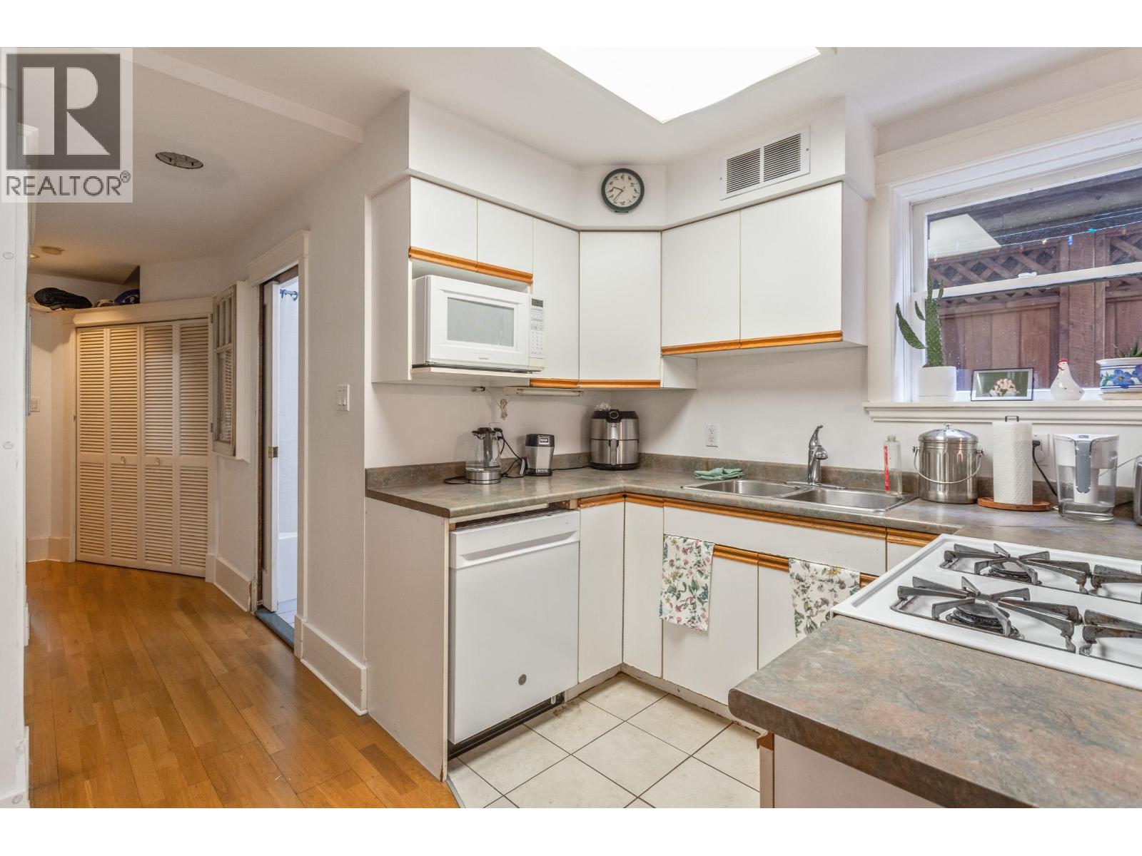 2582 W 6th Avenue, Vancouver, British Columbia  V6K 1W5 - Photo 34 - R3107855